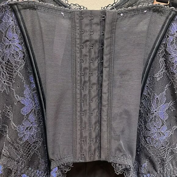 Savage X Fenty Corset - Picture 8 of 9